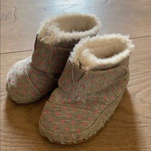 Toms cuna booties